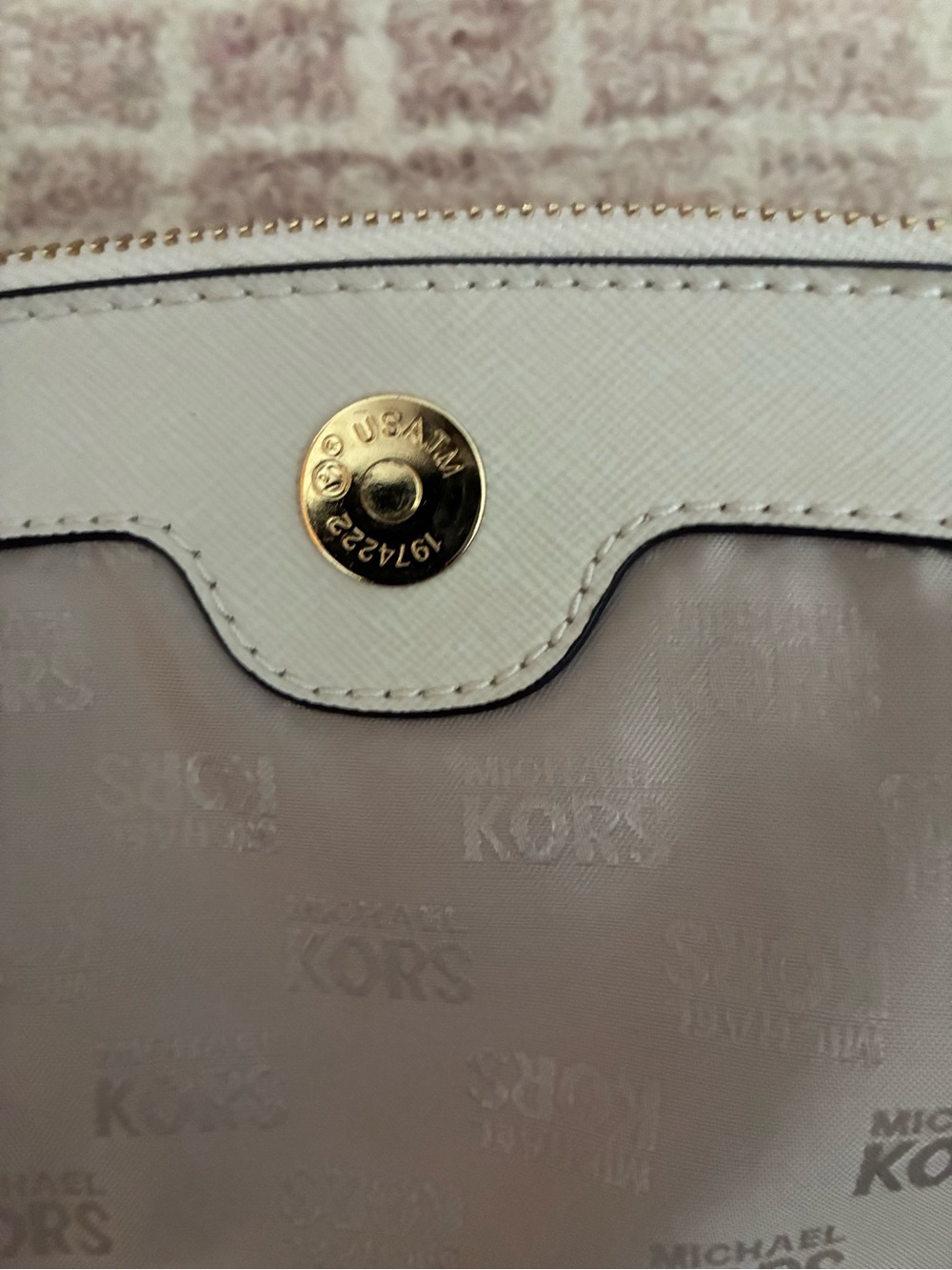 MICHAEL Michael Kors Off White Leather Bedford Crossbody Bag - Picture 7 of 15